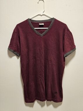 Men's Casual Comfy V-Neck Tee in Burgundy with Gray Trim